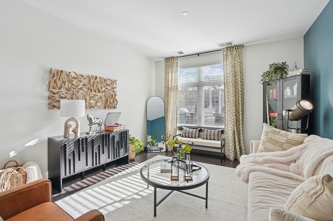 Building Photo - Deco