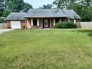 Building Photo - 513 Woodberry Cir