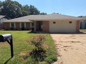 Building Photo - 1012 Purdue Dr