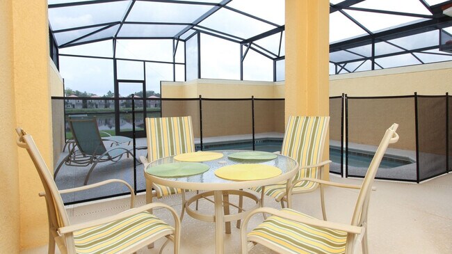 Foto del edificio - 3043 Beach Palm Ave