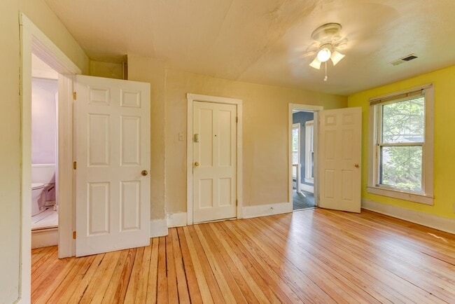 Building Photo - 1537 9th St