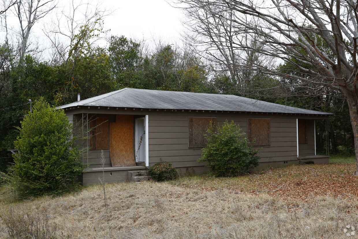 Primary Photo - Cherokee Village Apartments