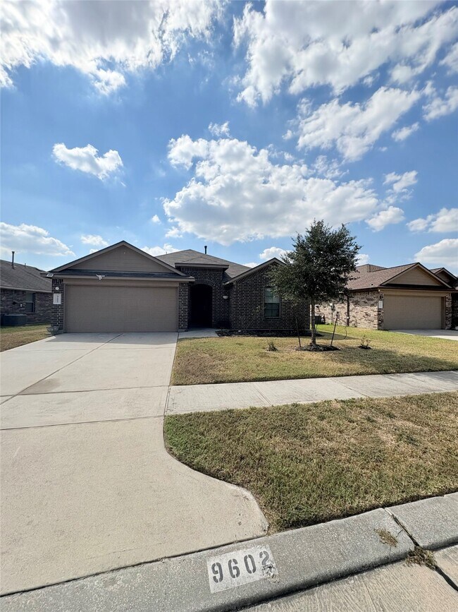 Foto del edificio - 9602 Paloma Creek Dr