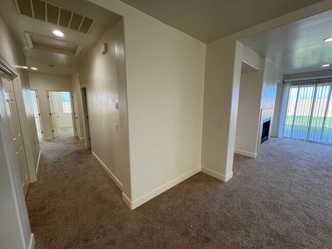 Foto del edificio - Woodside Home in NW Visalia coming soon!!