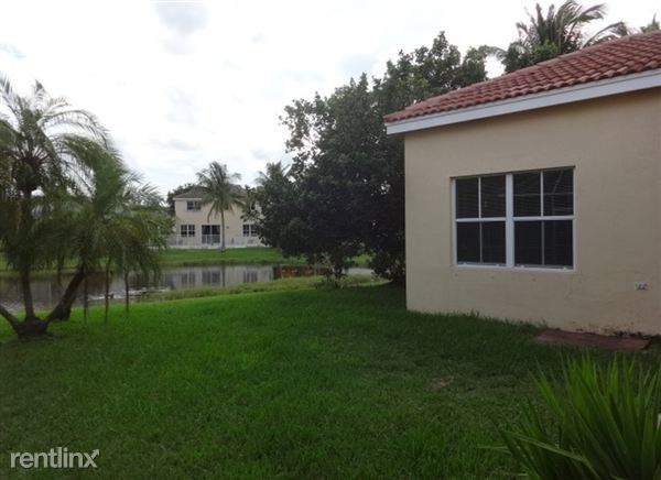 Building Photo - 629 Vista Meadows Dr