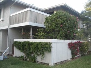 Building Photo - 3837 Camino Lindo