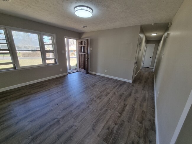 Foto del edificio - 967 Sanchez Dr