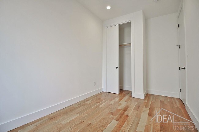 Building Photo - 2 bedroom in Brooklyn NY 11221