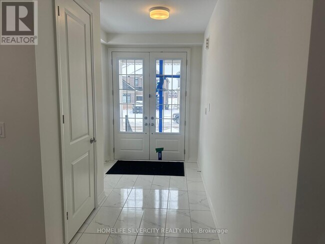 Photo du bâtiment - 116 Bluebird Blvd