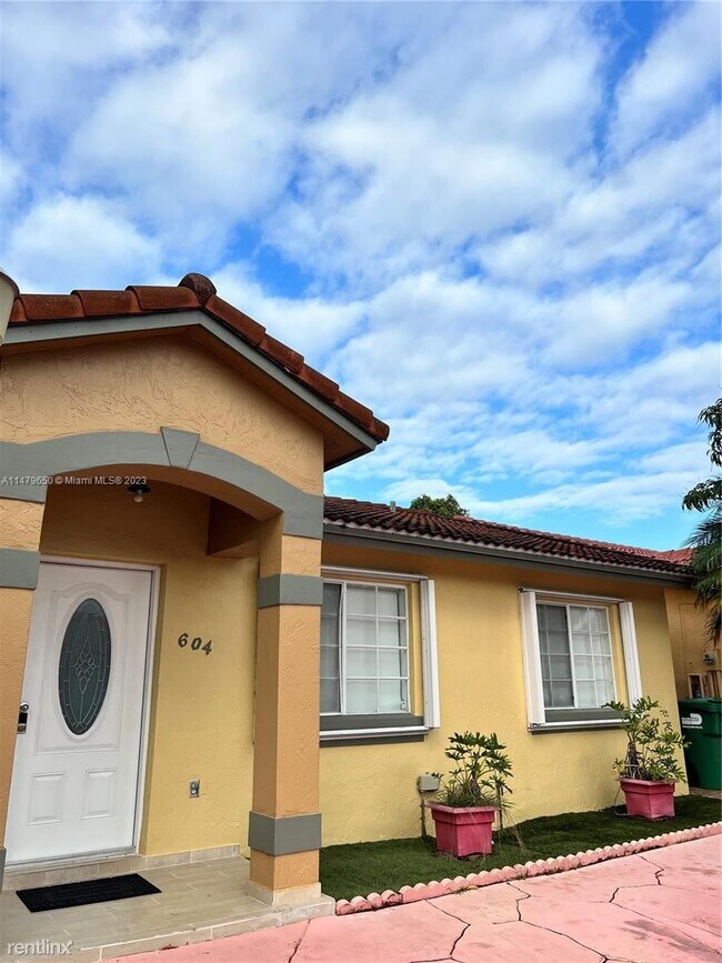 Foto del edificio - 3 br, 2 bath House - 8285 NW 186th St Apt 604