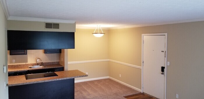 Primary Photo - 5001 Sunset Ct