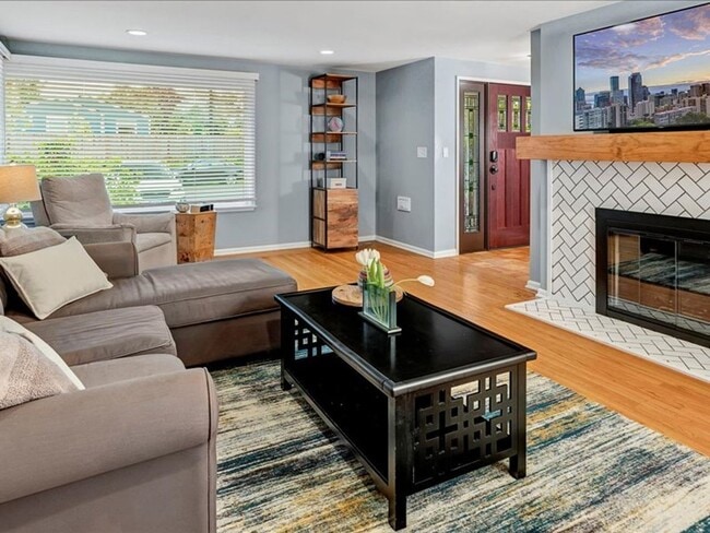 Foto del edificio - North Green Lake Home