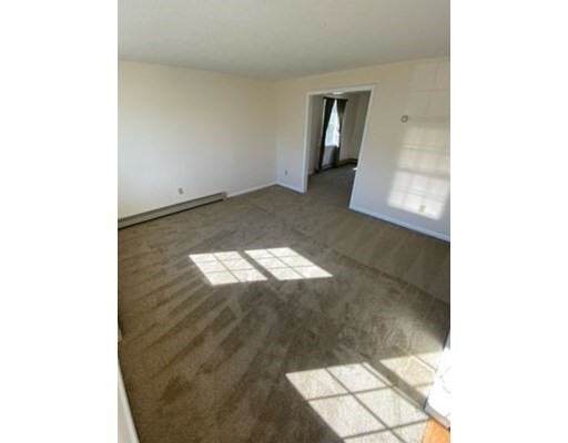 Building Photo - 14 Falcon Dr