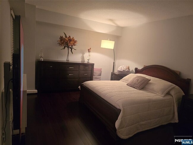 Building Photo - 150 Overlook Ave