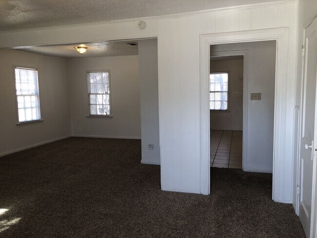 Building Photo - Come Home to Your Amazing Space!