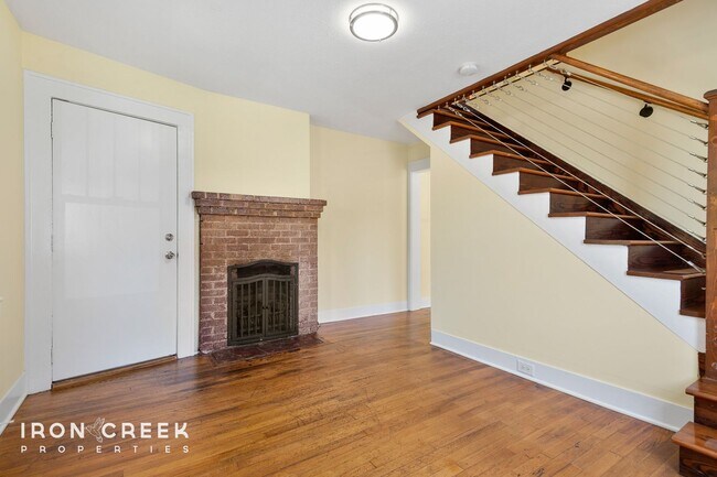 Building Photo - 10 Latta St