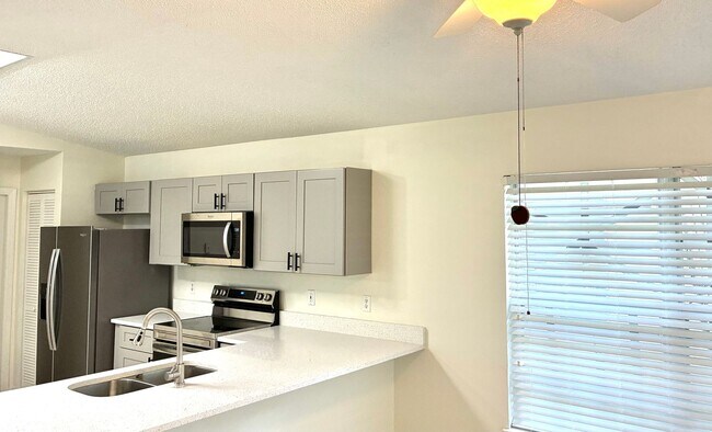 Building Photo - Charming 3-Bedroom Home in East Orlando – ...