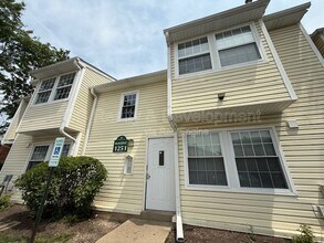 Building Photo - 1251 Wyndham Dr