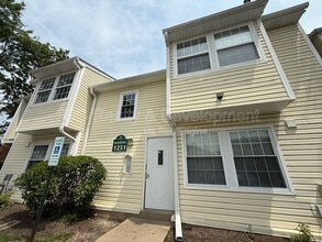 Building Photo - 1251 Wyndham Dr