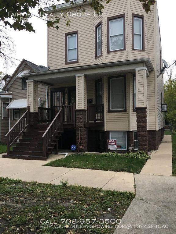 Primary Photo - 2 bedroom in Chicago IL 60628