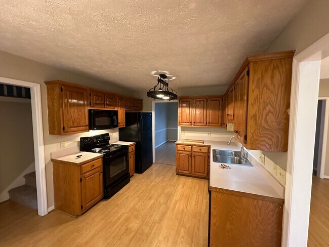 Foto del edificio - For Lease - 3 Beds, 2 Baths, 2000 SqFt home in N. Mt Juliet