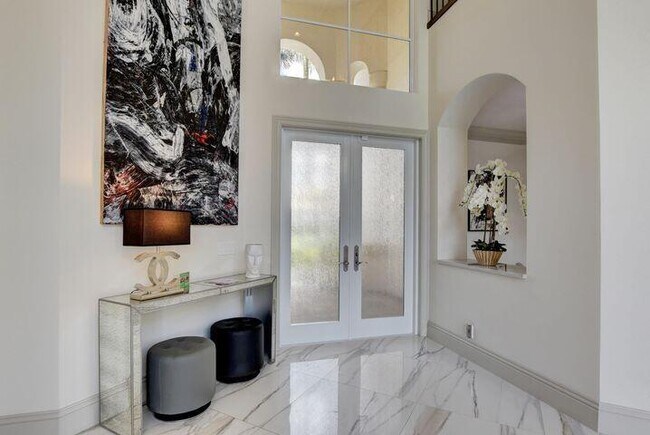 Foto del edificio - 6735 Royal Orchid Cir