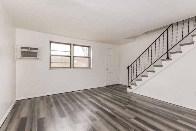 Foto del edificio - 6538-6552-6552 Conway Dr