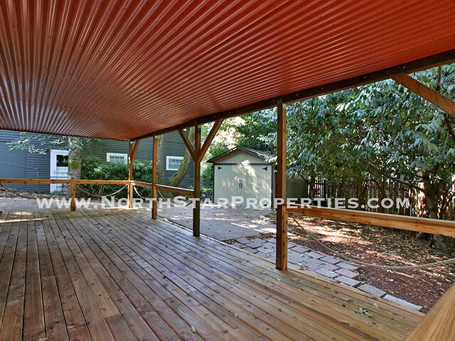 Foto del edificio - CONING SOON: Charming 1925 Bungalow, one o...