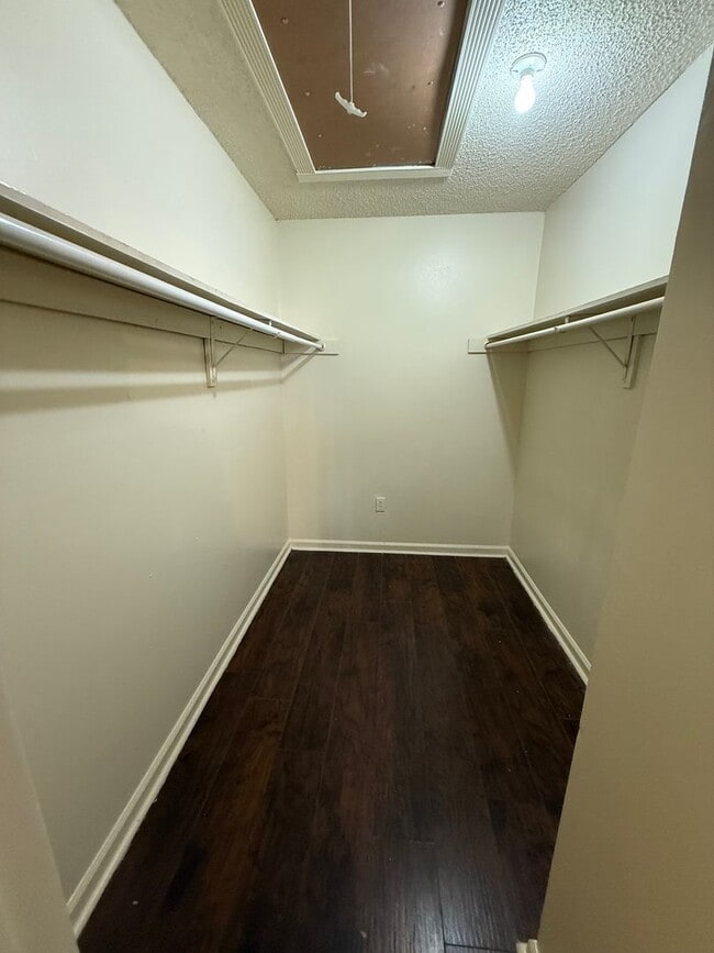 Foto del edificio - 3BD 2BA TOWNHOME