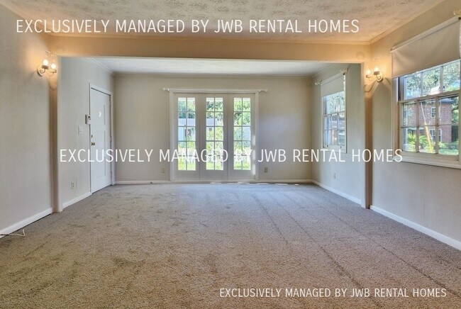 Foto del edificio - 2409 Ridgewood Rd