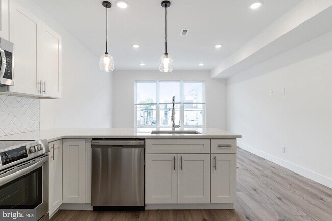 Foto del edificio - 2429 W Thompson St