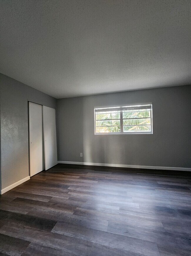 Foto del edificio - ** HALF OFF 1ST MONTH'S RENT WITH 13 MONTH LEASE **