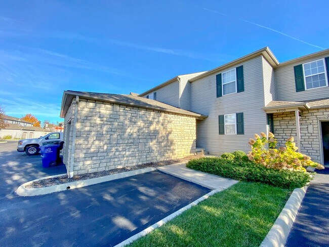 Foto del edificio - Beautiful Bethel Commons Condo For Rent In Dublin Schools