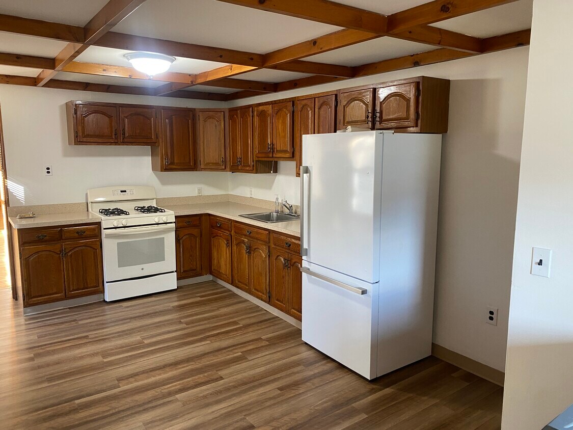 Foto principal - 114 Thorndike St