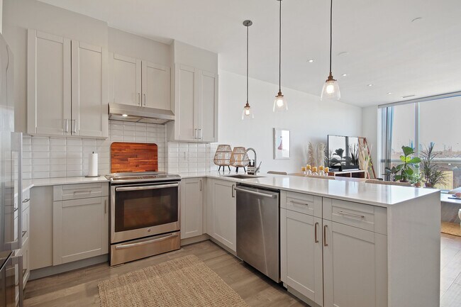 Building Photo - 980 Yonge St