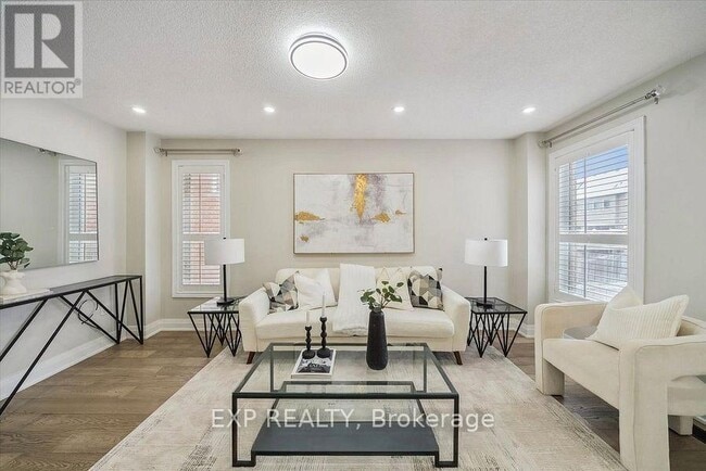 Building Photo - 14 Gateway Ct