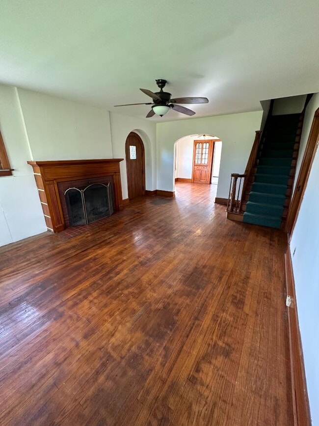 Building Photo - 2079 US-9W