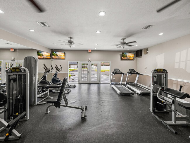 Building Photo - Park at Avellino