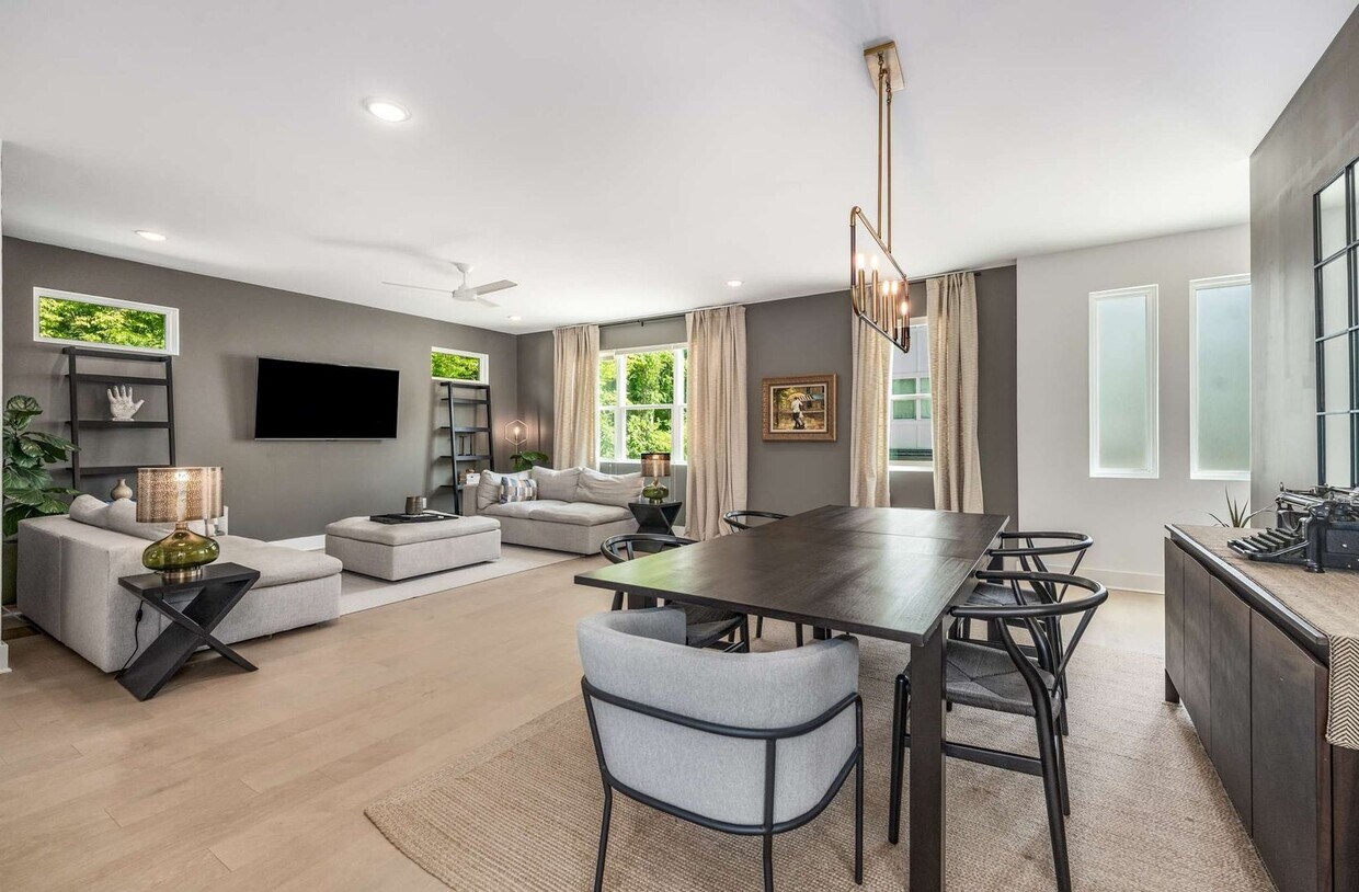 Foto principal - Pristine North Nashville 4 Bedroom Home Wi...