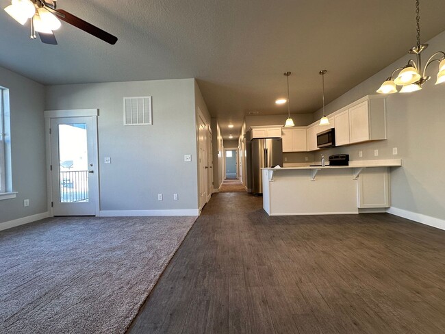 Foto del edificio - Brand new - Never Lived In - Gardner Point...