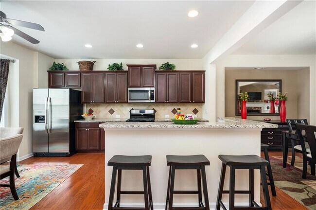 Building Photo - 4306 Laurel Creek Ct SE