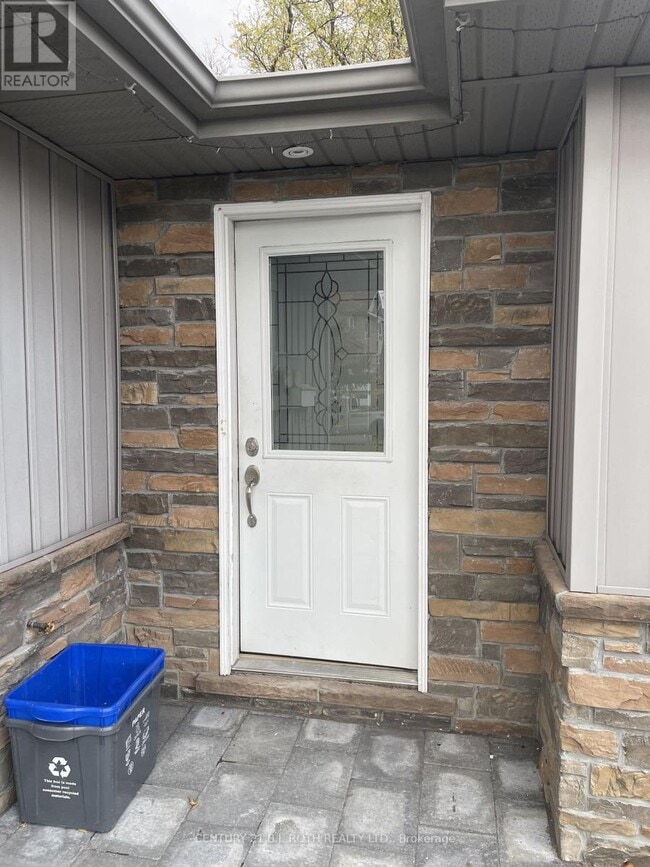 Building Photo - 225 Cox Mill Rd