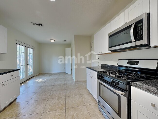 Foto del edificio - 2738 Springstone Dr