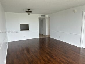 Building Photo - 500 Executive Center Dr