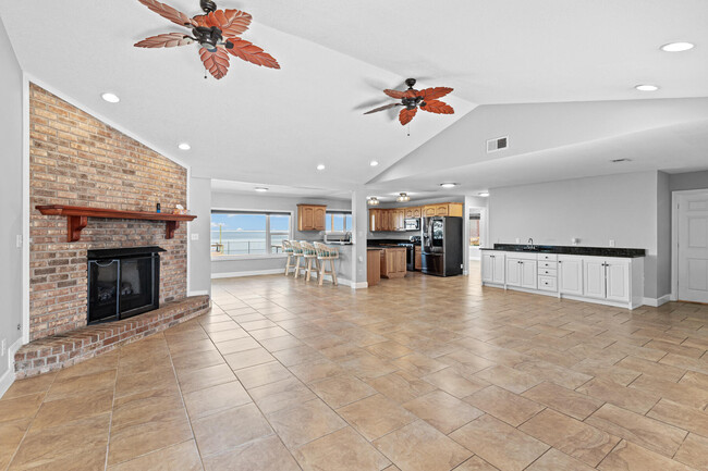 Building Photo - 3876 Paradise Bay Dr