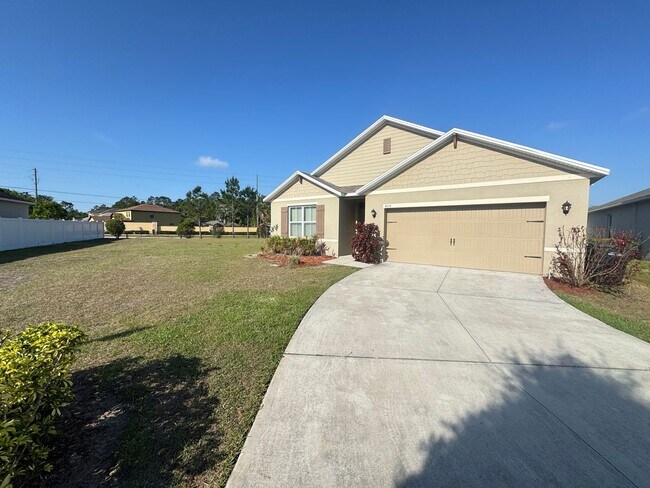 Building Photo - SPACIOUS 4 bedroom/2 bath Home in Davenport!!