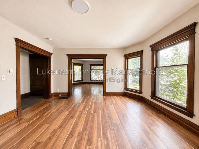 Foto del edificio - 743 Academy St