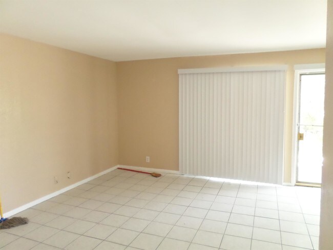 Building Photo - 4549 Gollihar Rd