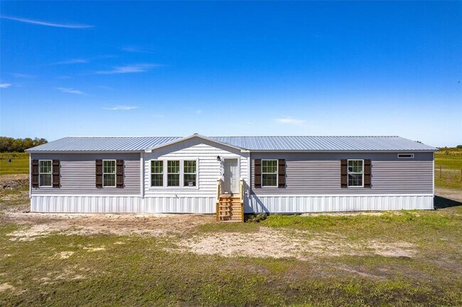 Building Photo - 4867 SE Airport Rd