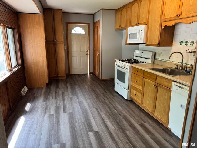 Foto del edificio - 413 30th Ave W